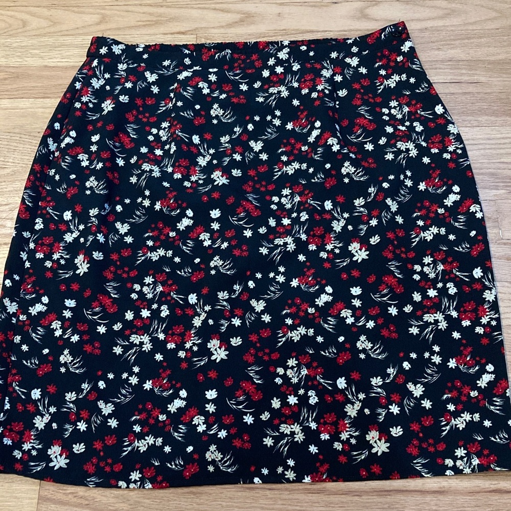 Briggs New York Black Floral Mini Skirt